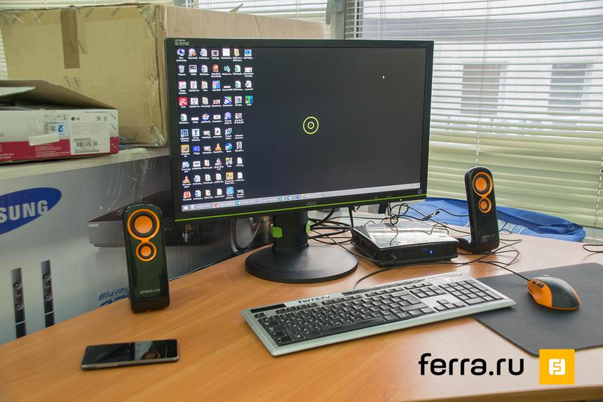 AOC G2460PG на столе