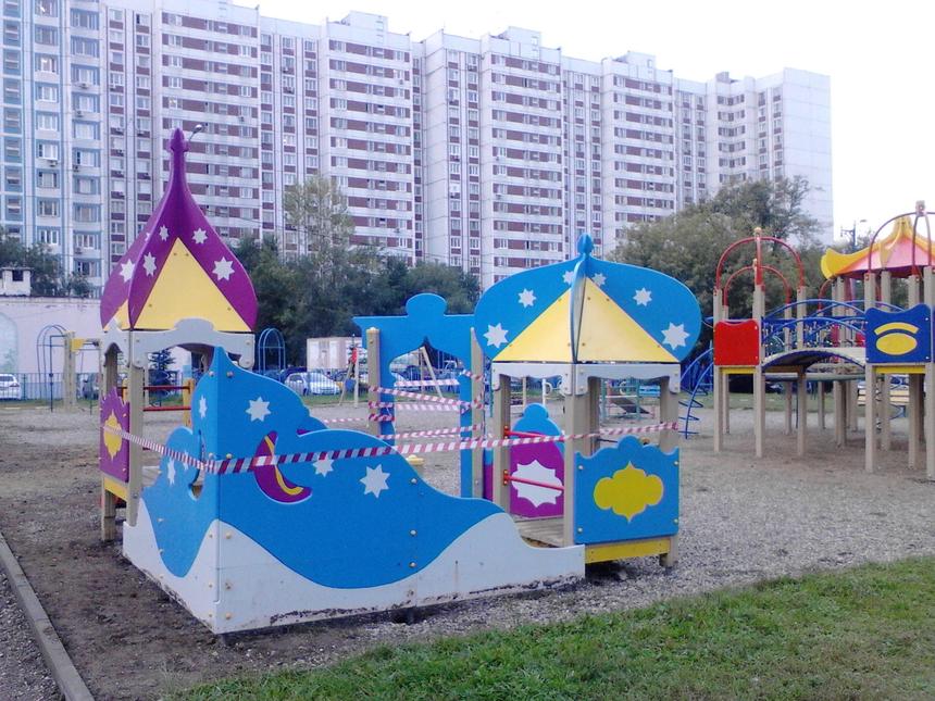 Детская площадка – снято на Alcatel OT 916D