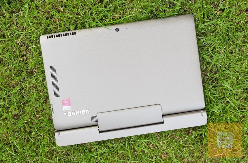 Тыльная сторона планшета Toshiba Portege Z10t-A-L4S