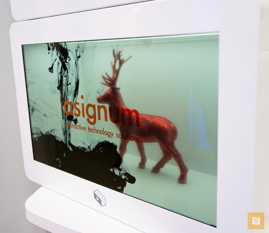 Маленький прозрачный экран Mirage Touch компании MMT