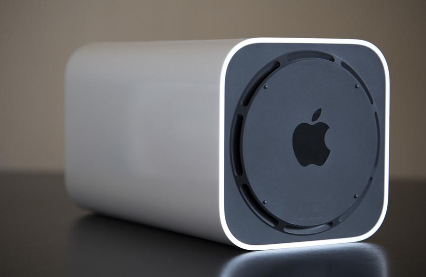 Нижний торец корпуса AirPort Time Capsule