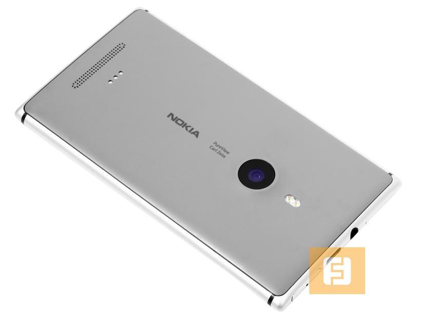 Задняя сторона Nokia Lumia 925