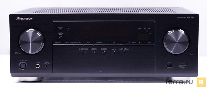 Ресивер Pioneer VSX-924. Классическая внешность хорошо впишется в любую АВ-стойку