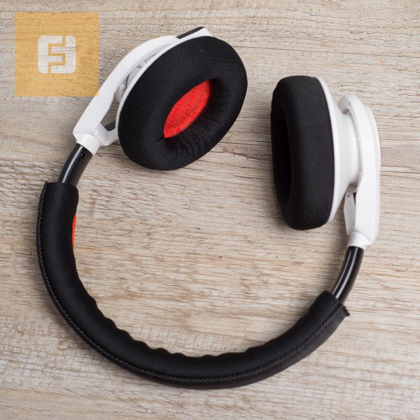 Примененные амбушюры обеспечивают отличный комфорт, но изоляция никакая