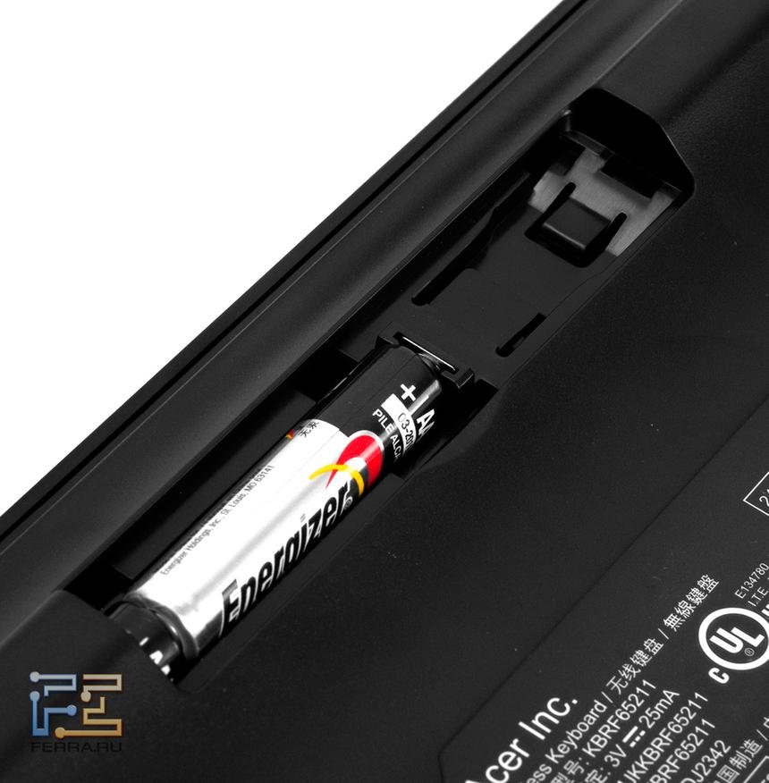 Отсек для аккумуляторов на клавиатуре Acer Aspire 5600U