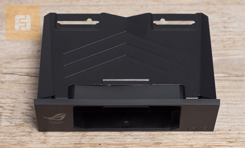 5,25-дюймовый отсек для установки OC Panel в корпус