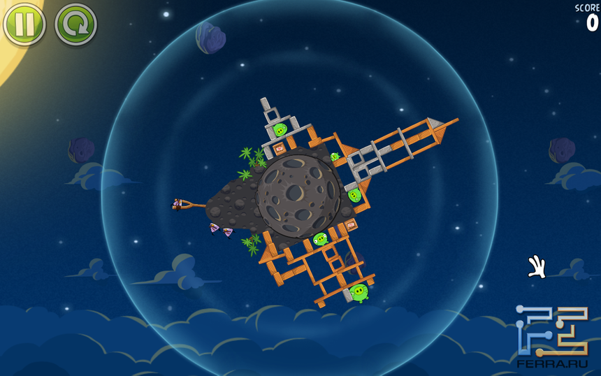 В этом уровне из Angry Birds Space можно и нужно стрелять в обоих направлениях
