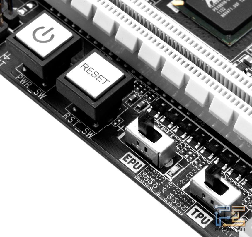 Кнопки включения и перезагрузки