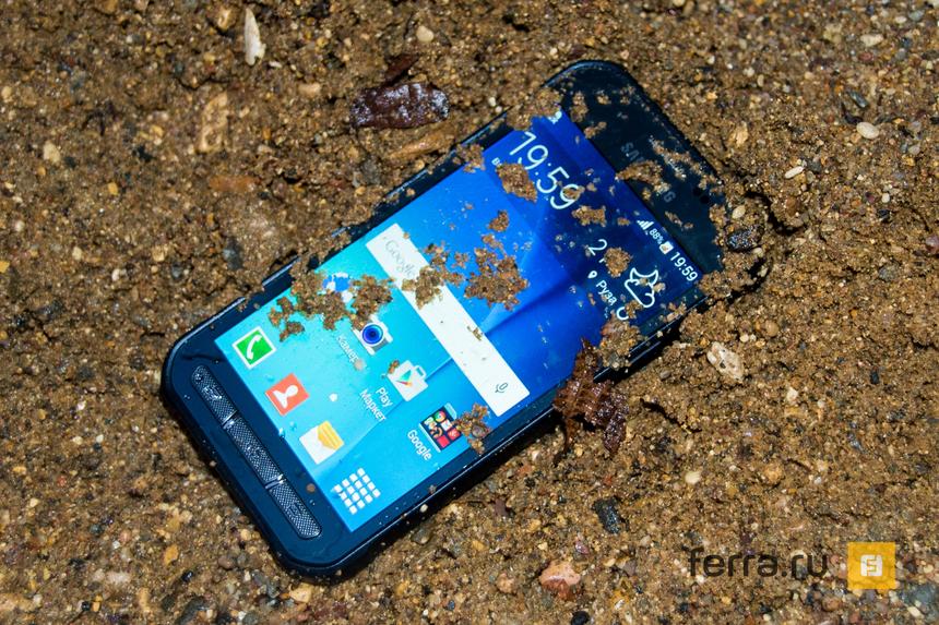 Защищённый Galaxy Xcover 3 был одним из последних смартфонов Samsung с PLS-экраном