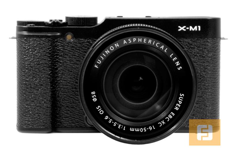 Fujifilm X-M1 c китовым зум-объективом
