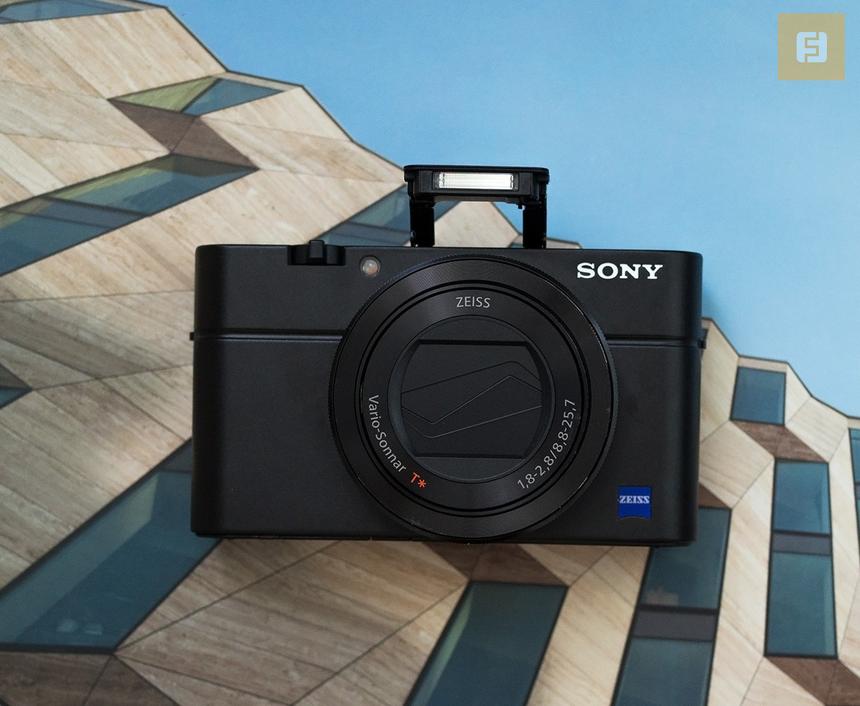 Общий вид Sony Cyber-shot RX100 III