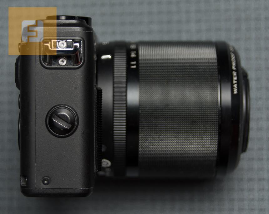 Правая боковая грань корпуса Nikon 1 AW1