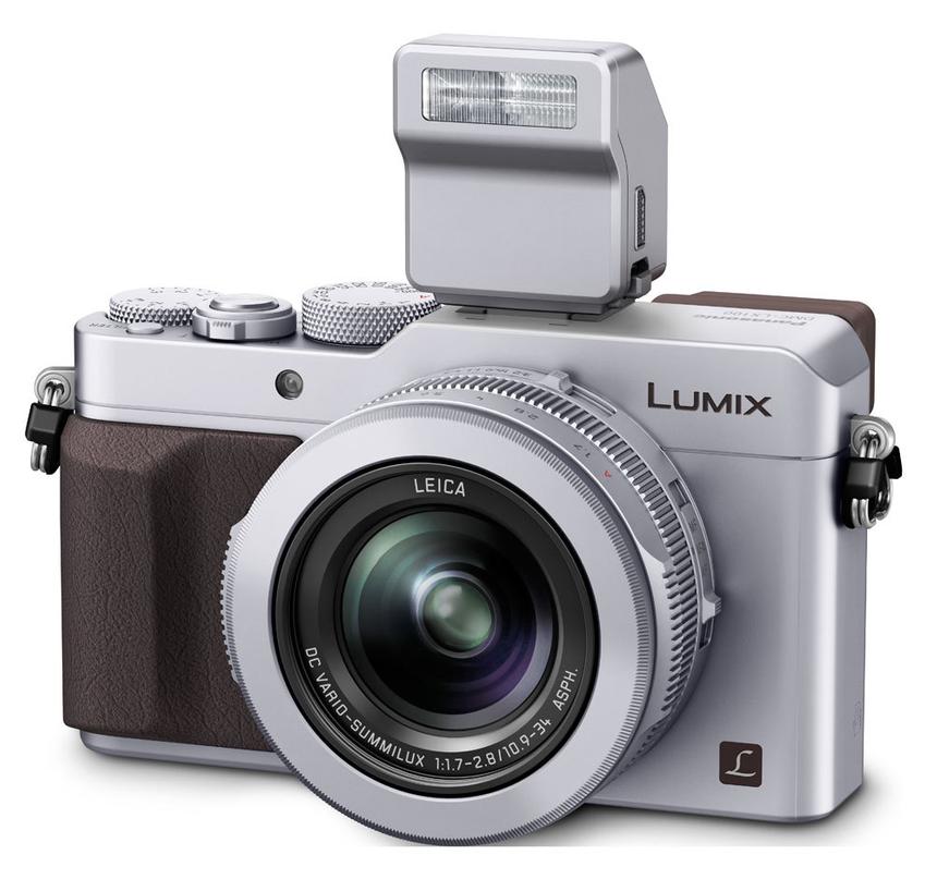 Серебристый Lumix LX100 со вспышкой