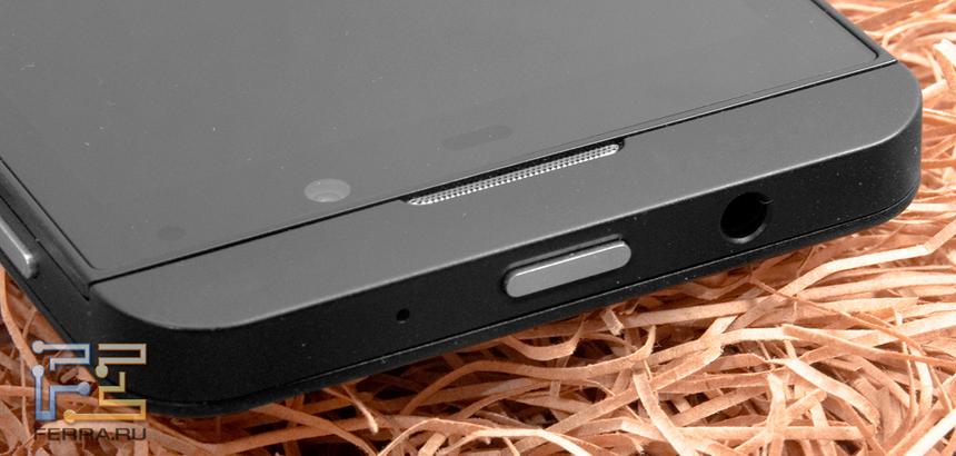 Верхний торец смартфона Blackberry Z10
