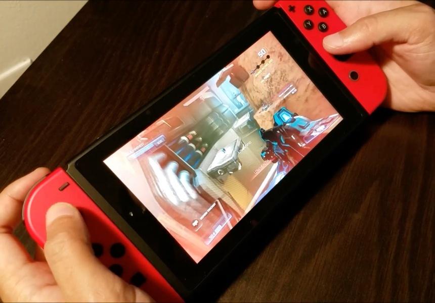 Nintendo Switch - мягко говоря, не лучший способ играть в Doom. Но в метро других вариантов нет.