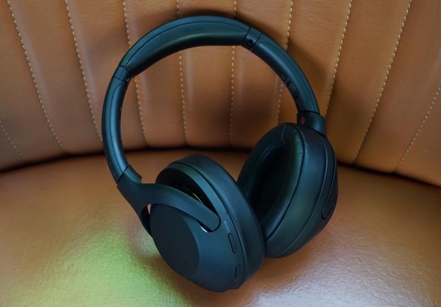 Sony наконец-то добавила своё крутое шумоподавление в недорогие наушники! На чём сэкономили и стоит ли их брать?