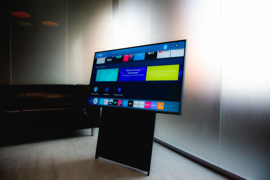 Система Tizen OS унифицирована с остальными телевизорами Samsung, но управлять телевизором со смартфона гораздо веселее и быстрее