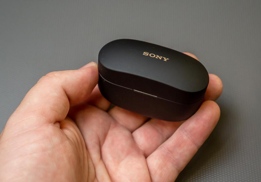 Sony WF-1000XM4, зарядный кейс