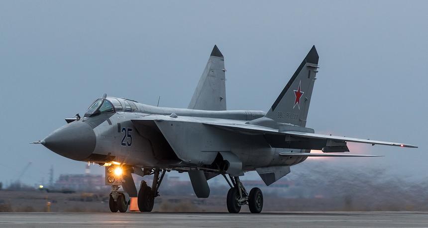 МиГ-31 охраняет наш покой с 1982 года, и продолжит это делать вероятно до начала 2030-х