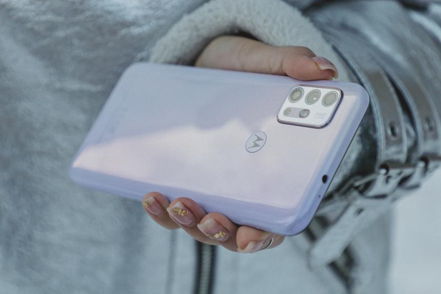 Что вам достанется, если взять бюджетный смартфон легендарной марки? Проверяем!