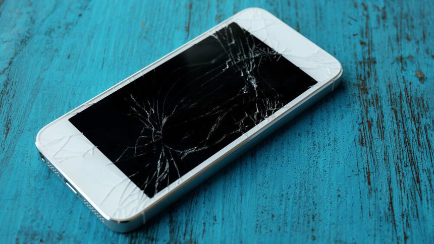 Какие последствия могут быть от трещины на экране смартфона