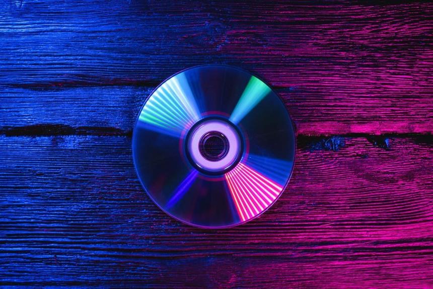 Внезапно: продажи CD-дисков выросли впервые почти за 20 лет