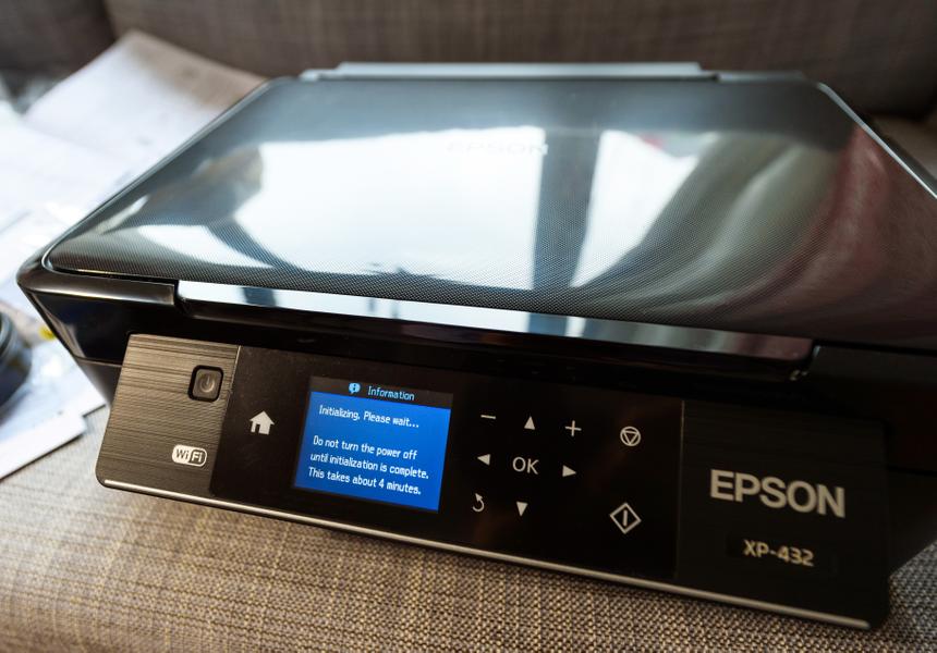 Даже если все нормально. Epson запрограммировала некоторые свои принтеры на прекращение работы