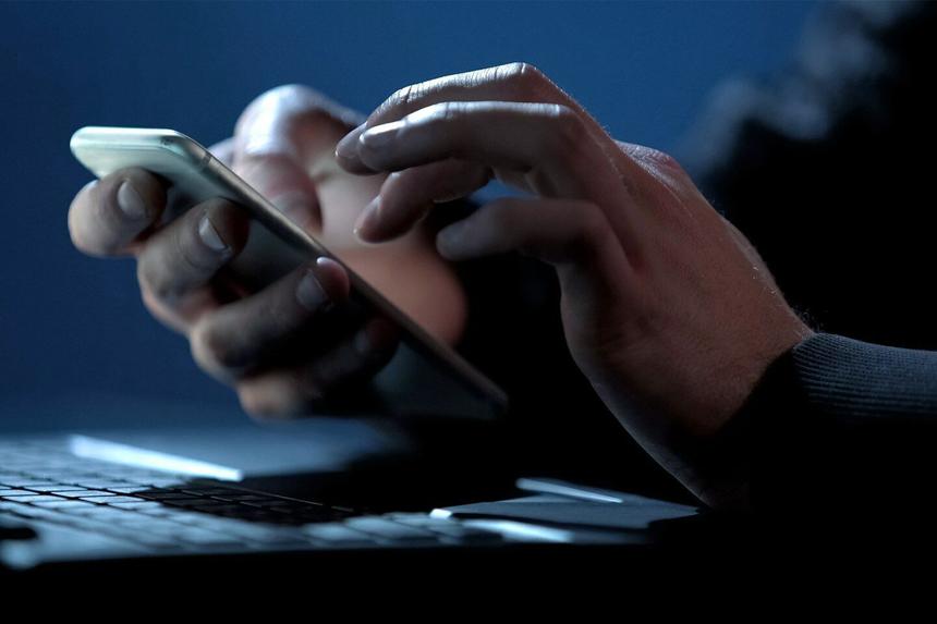 Мошенники начали убеждать россиян брать кредиты, чтобы красть у них деньги