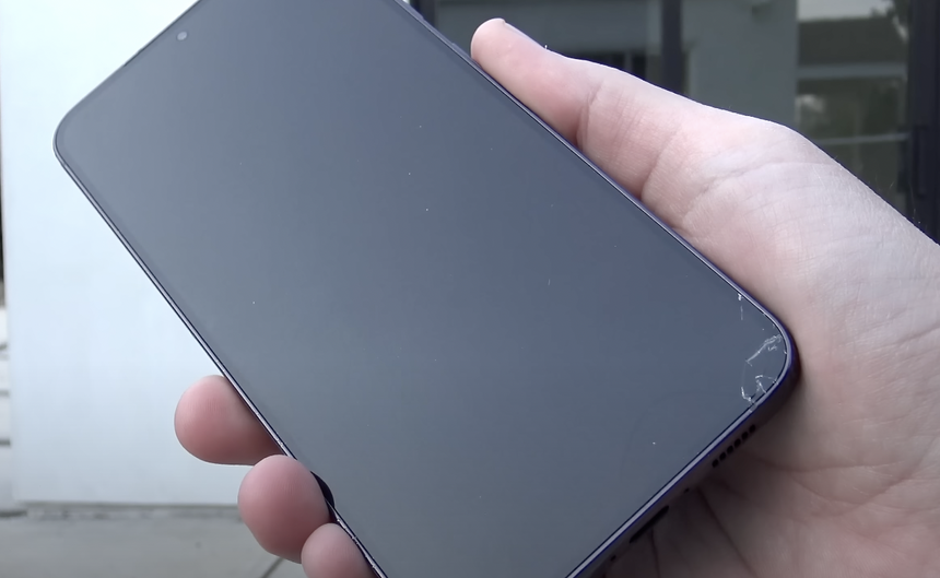 Huawei Mate 50 Pro оказался крепче Samsung Galaxy S23 Ultra: их бросали на бетон