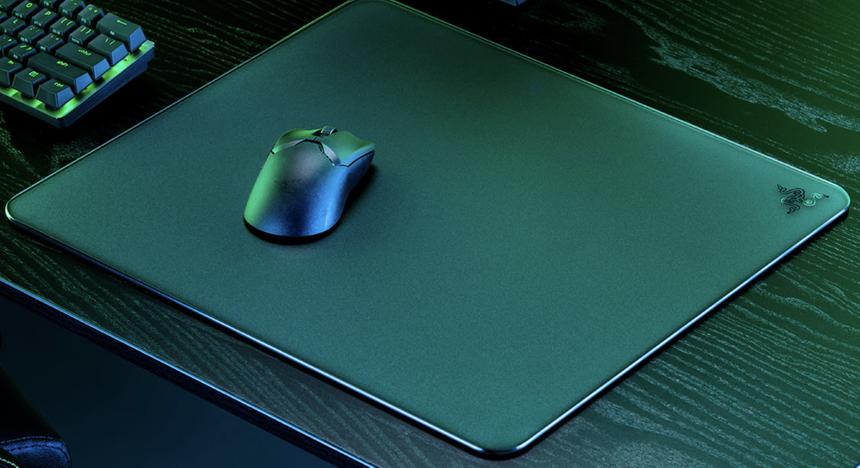Через неделю после выпуска стеклянного коврика для мыши геймеры его раскритиковали из-за материала