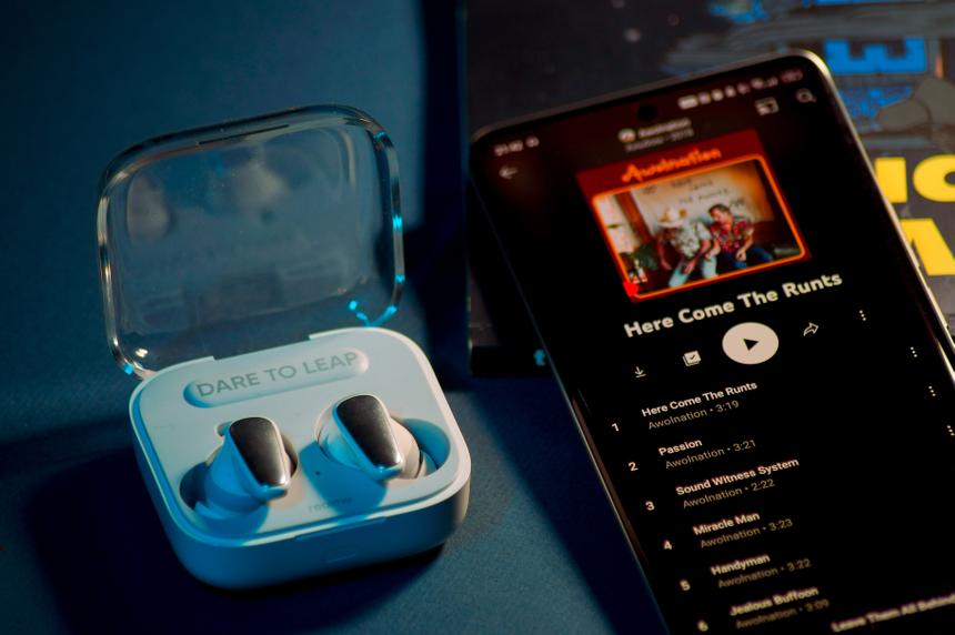 Недорогие наушники, которые выглядят... дорогими и элитными. А как играют?