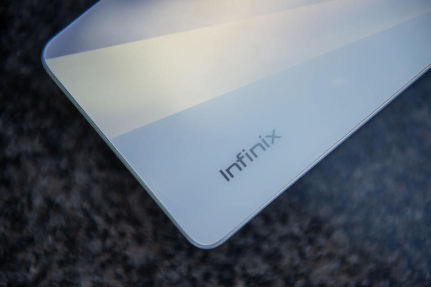 Красивый недорогой смартфон для всего понемногу с 128 ГБ и быстрой зарядкой 33 Вт