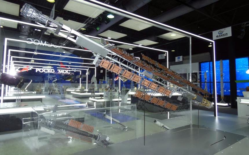 Две компоновки буксира. В сложенном виде занимают одинаковый объём под обтекателем «Ангары-А5В»