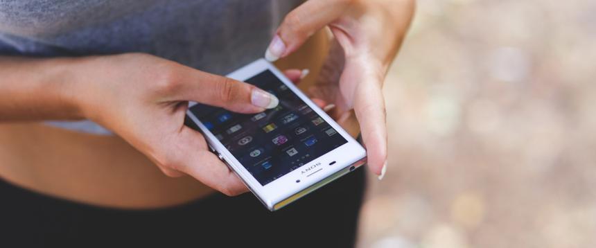 В Роскачестве назвали способ сохранить работоспособность батареи смартфона как можно дольше