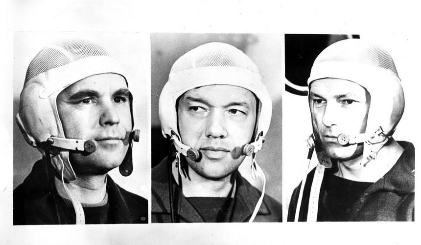 Экипаж космического корабля «Союз-10», летчики-космонавты (слева направо): В.А. Шаталов — командир, А.С. Елисеев — бортинженер, Н.Н. Рукавишников — инженер-испытатель