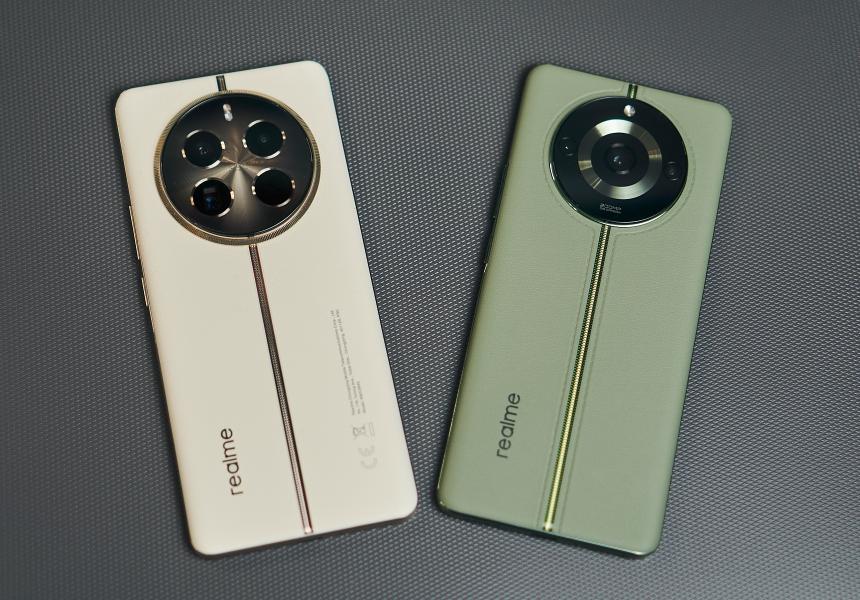 Слева — Realme 12 Pro+, справа — Realme 11 Pro+