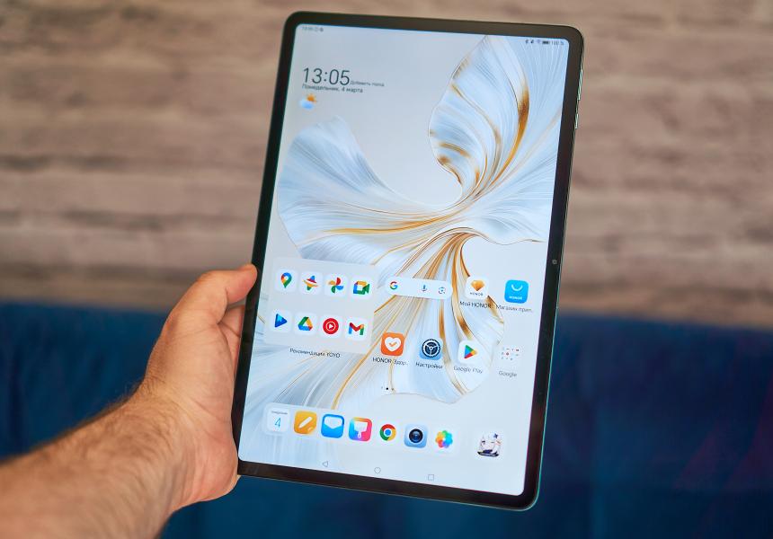 Не покупали планшеты, потому что на фоне смартфонов они не большие? А как вам такое?