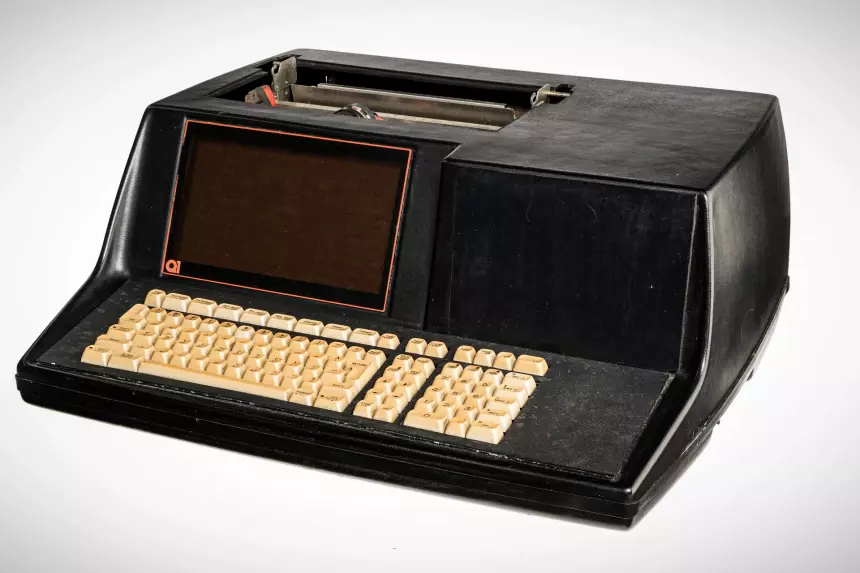 Первый в мире микрокомпьютер выставили на аукцион