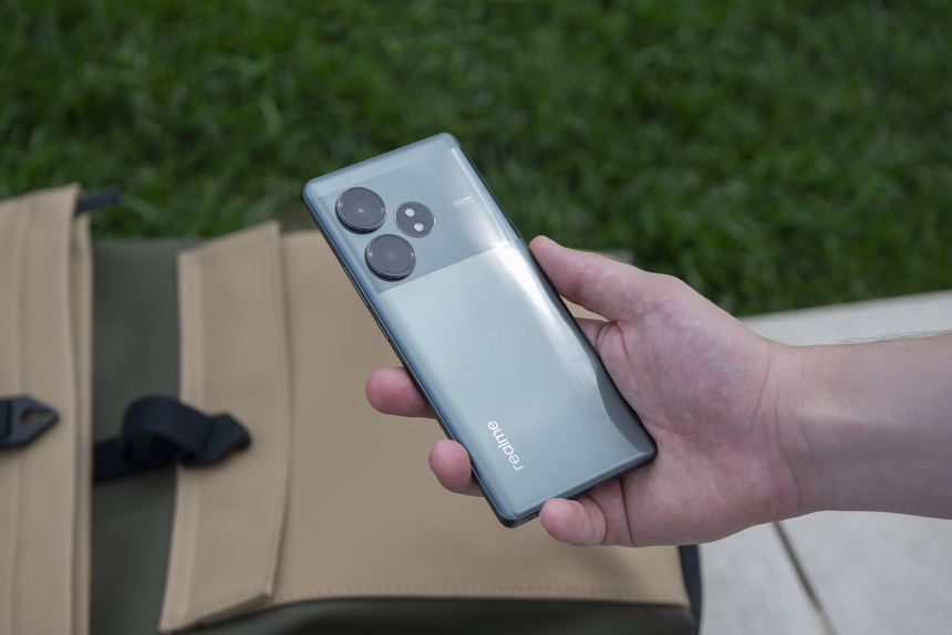 Если вы хотите «почти максимальный» смартфон. Но не в камере, а во всём остальном