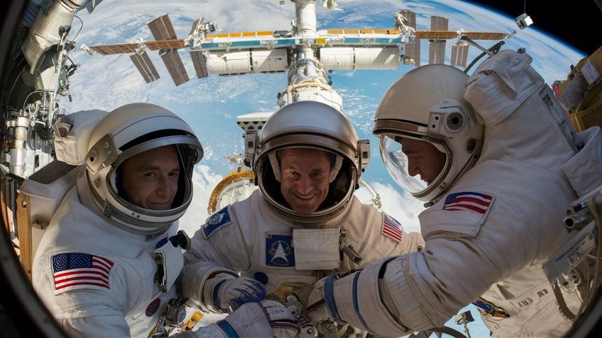 Российские, советские и американские рекорды в космосе сравнили