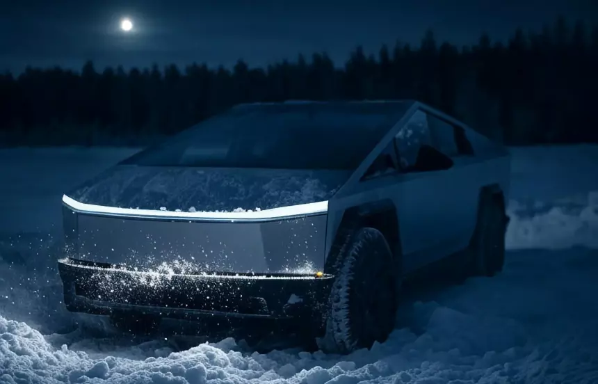 Tesla Cybertruck оказался не готов к зиме — у электромобиля банально забиваются фары