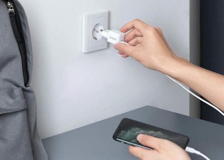 Anker PowerPort III и PowerPort III Nano — это супер-компактные зарядные устройства мощностью от 18 до 30 Вт. Чтобы носить их с собой и не замечать их в кармане/сумке/рюкзаке