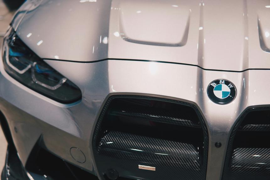 BMW внедрит китайский ИИ DeepSeek в автомобили в Китае