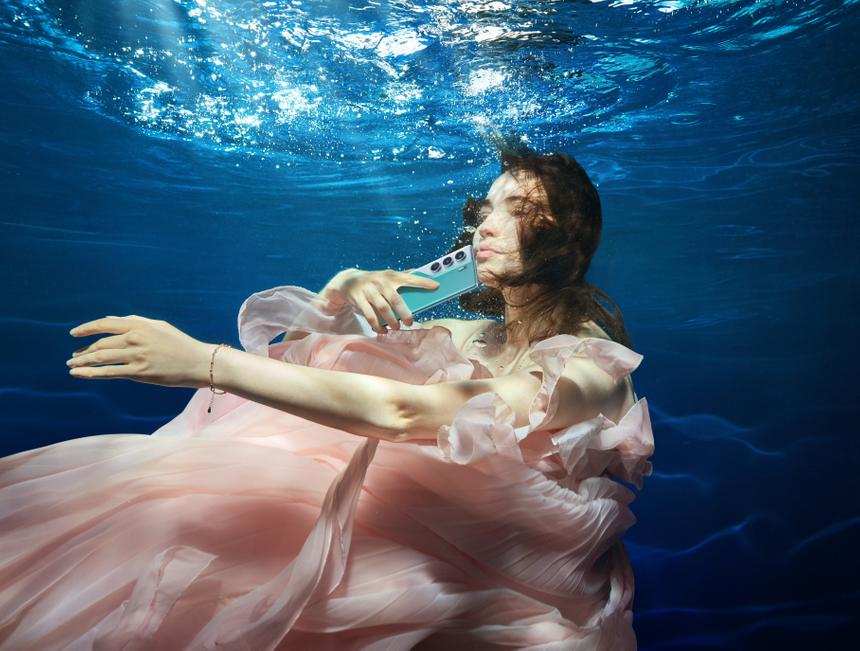 Надежный смартфон с хорошей камерой и многофункциональным ИИ по адекватной цене