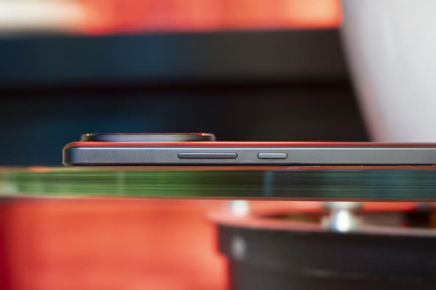 Как Poco F7, только цена ниже и автономность лучше: iQOO Neo 10