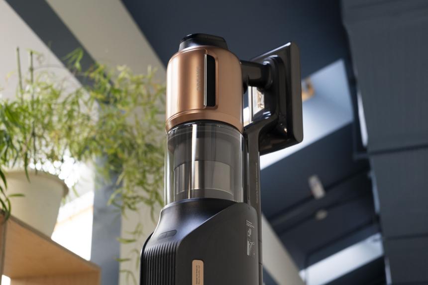 Стоит ли переплачивать за самоочистку в вертикальном пылесосе?