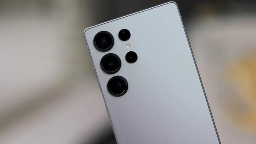 Инсайдеры: Samsung изменит дизайн Galaxy S26 Ultra для улучшения камер