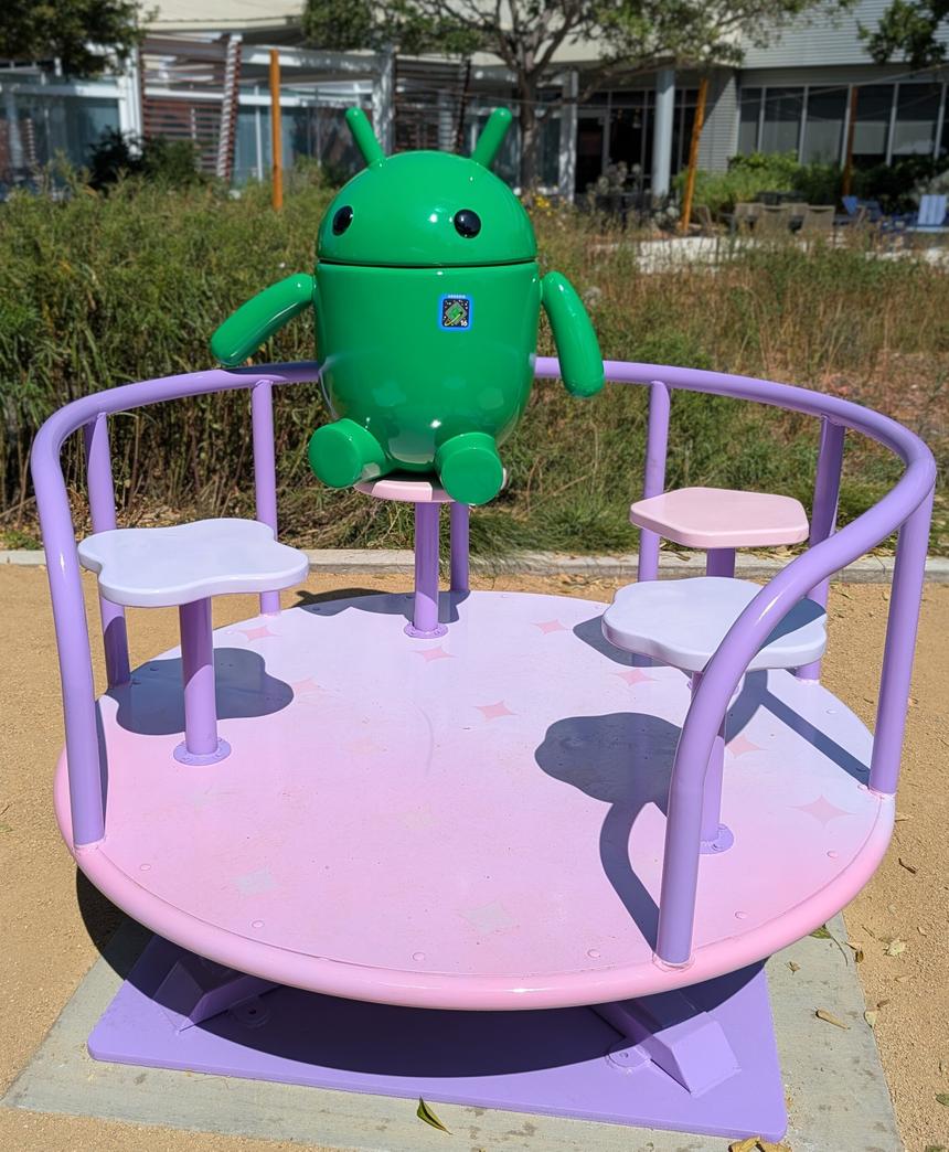 Android 16 получил собственную статую