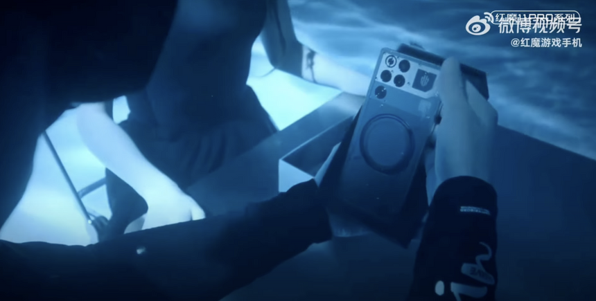 ​​RedMagic 11 Pro распаковали… под водой