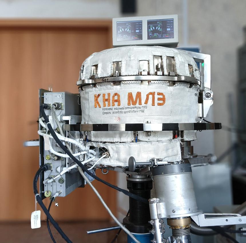 Как российские инженеры создали для космоса машину, которая печатает идеальные кристаллы, и почему на Земле так не получится